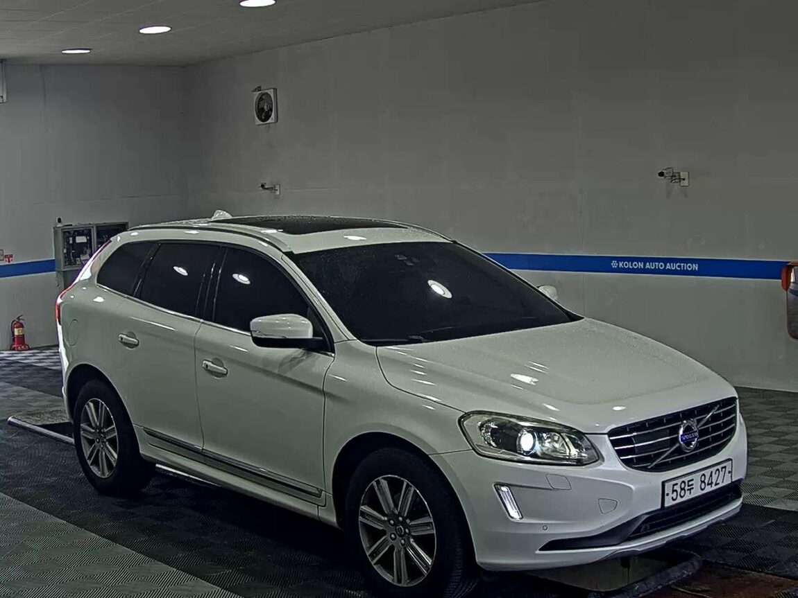 VOLVO XC60 (1ST GEN) D4 SUMMUM 2017 - zdjęcie 3