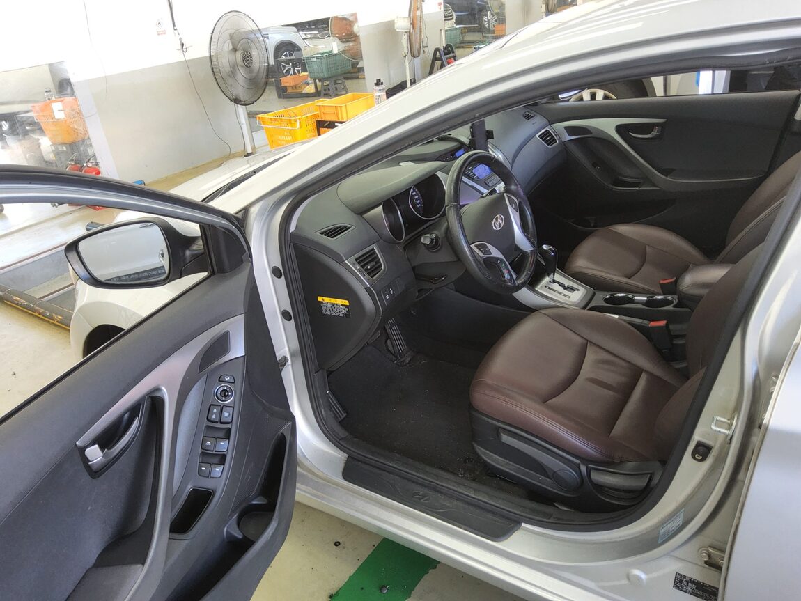 HYUNDAI AVANTE MD M16 GDi LUXURY 2012 - zdjęcie 10