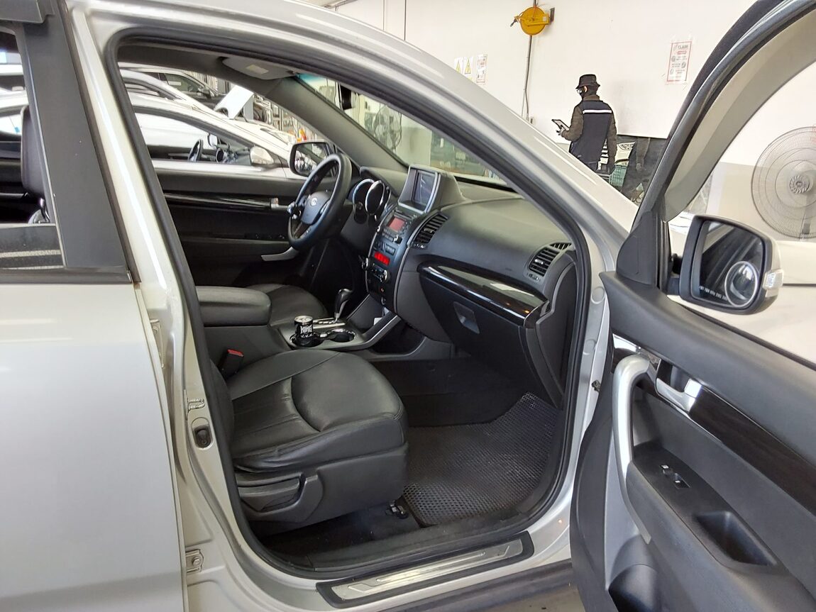 KIA SORENTO R DIESEL 2.0 2WD TLX LUXURY MODEL 2011 - zdjęcie 14