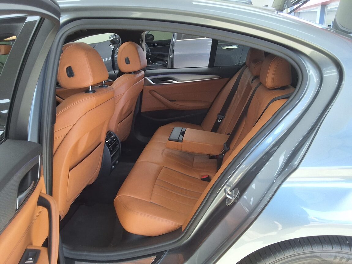 BMW 5 SERIES (7TH GEN) 520d xDRIVE M SPORT PACK 2017 - zdjęcie 13
