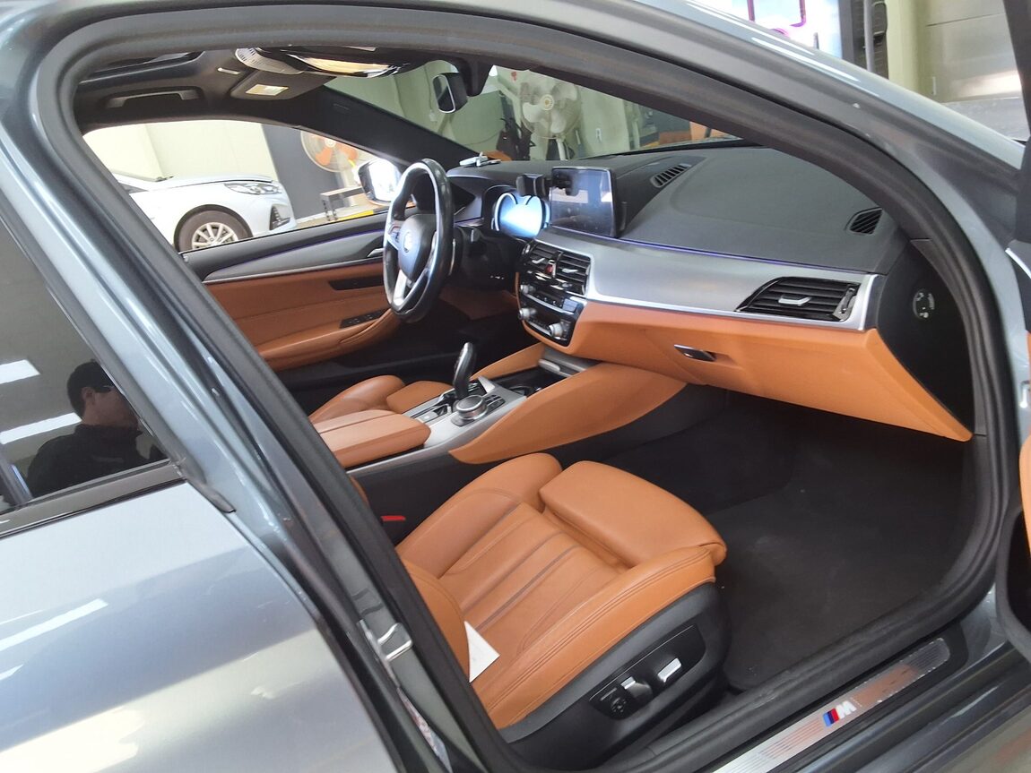 BMW 5 SERIES (7TH GEN) 520d xDRIVE M SPORT PACK 2017 - zdjęcie 15