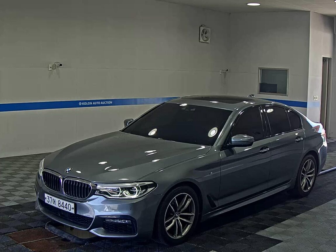 BMW 5 SERIES (7TH GEN) 520d xDRIVE M SPORT PACK 2017 - zdjęcie 2