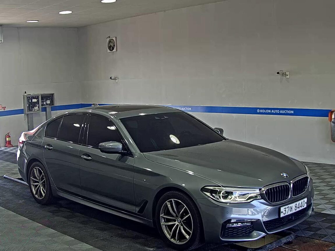 BMW 5 SERIES (7TH GEN) 520d xDRIVE M SPORT PACK 2017 - zdjęcie 3