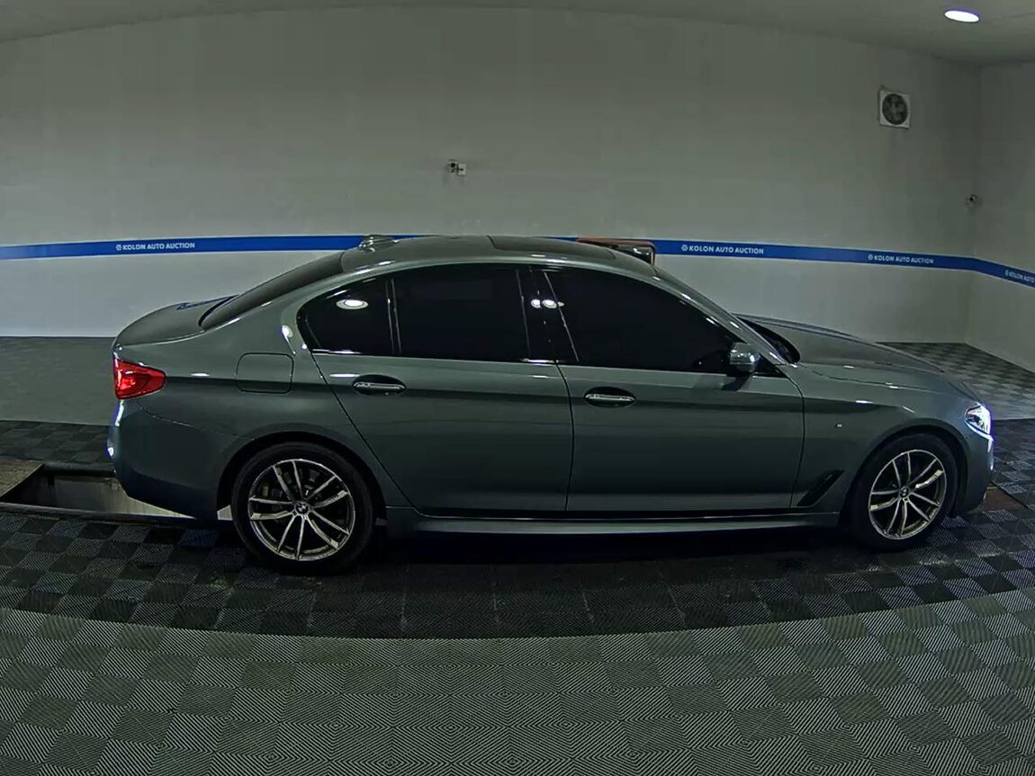 BMW 5 SERIES (7TH GEN) 520d xDRIVE M SPORT PACK 2017 - zdjęcie 4
