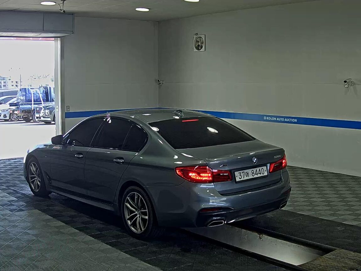 BMW 5 SERIES (7TH GEN) 520d xDRIVE M SPORT PACK 2017 - zdjęcie 6