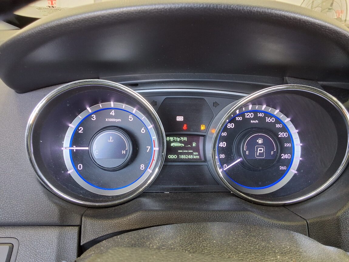 HYUNDAI YF SONATA Y20 PREMIER PREMIUM MODEL 2010 - zdjęcie 9