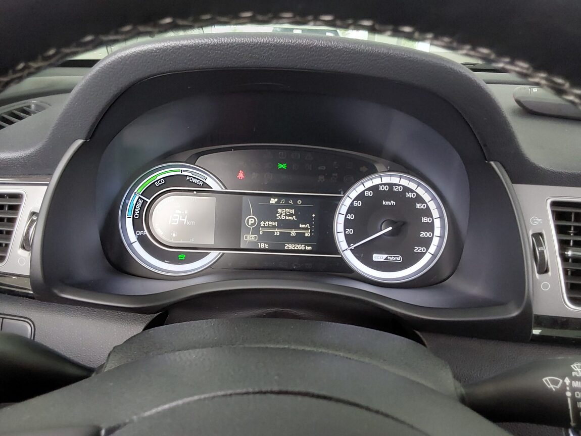 KIA NIRO 1.6 HYBRID PRESTIGE 2017 - zdjęcie 9