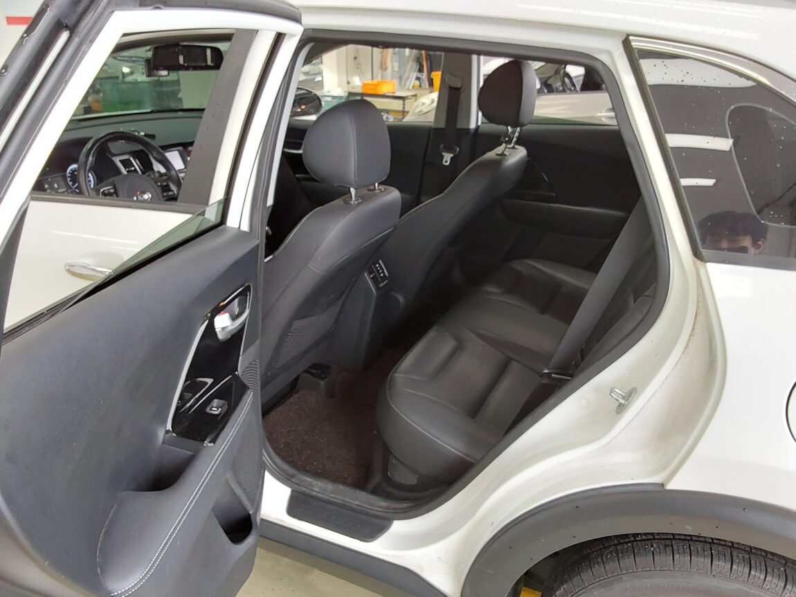 KIA NIRO 1.6 HYBRID PRESTIGE 2017 - zdjęcie 12