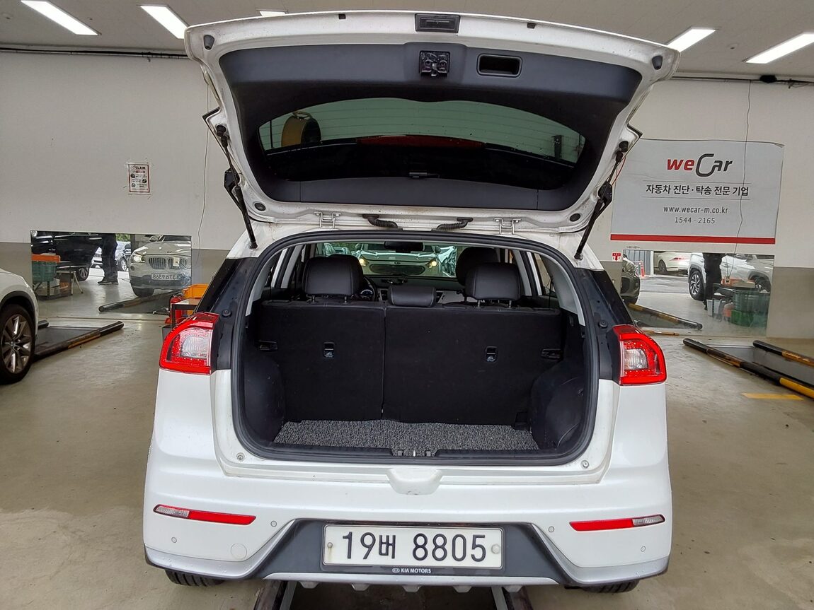 KIA NIRO 1.6 HYBRID PRESTIGE 2017 - zdjęcie 15