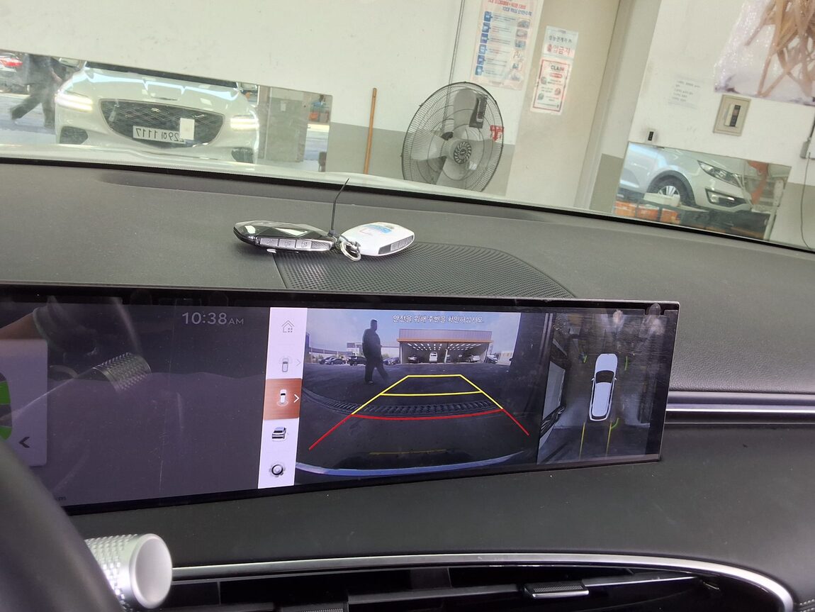 GENESIS NEW GV70 2.5T AWD STANDARD 2025 - zdjęcie 19