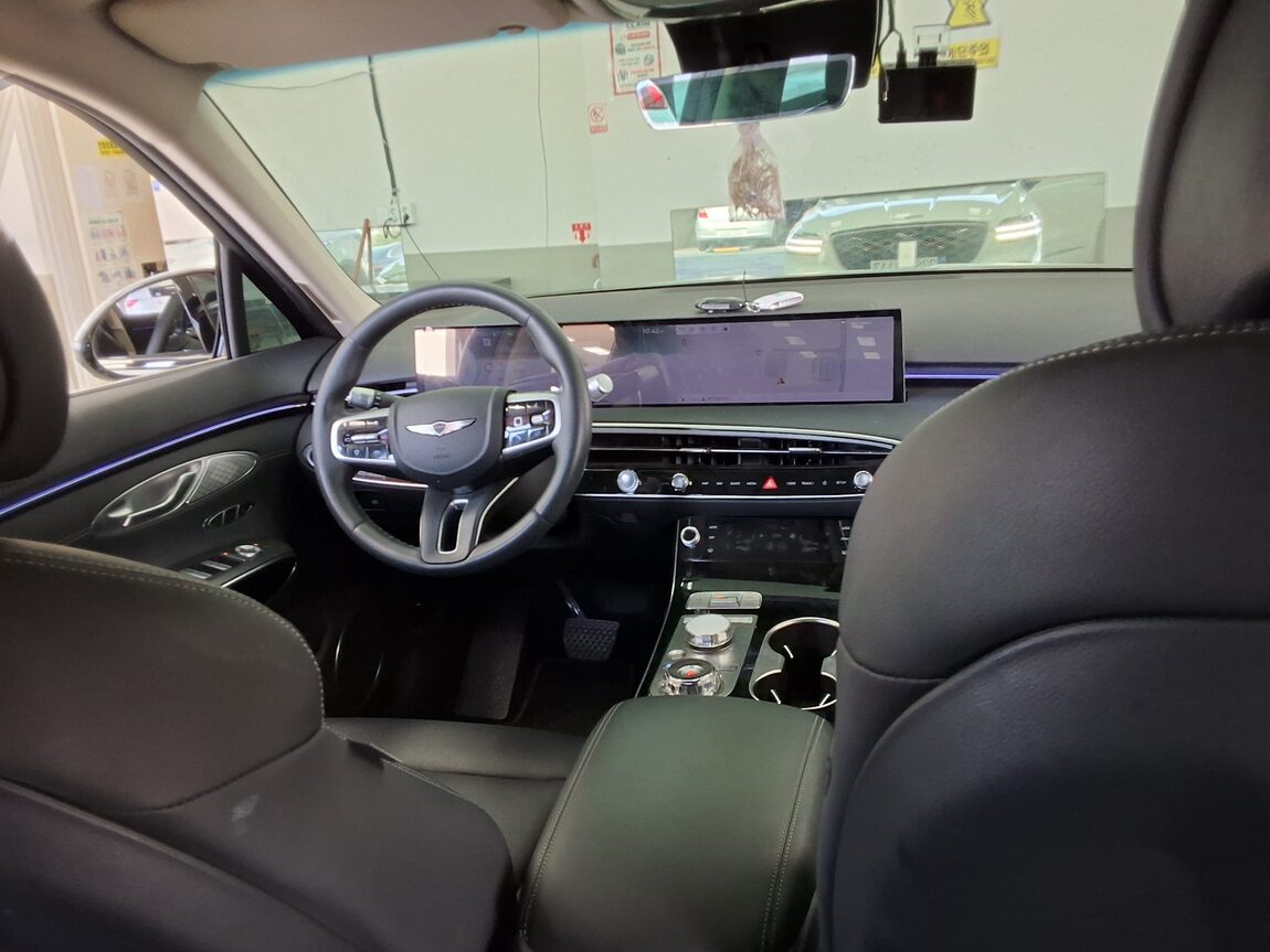 GENESIS NEW GV70 2.5T AWD STANDARD 2025 - zdjęcie 11