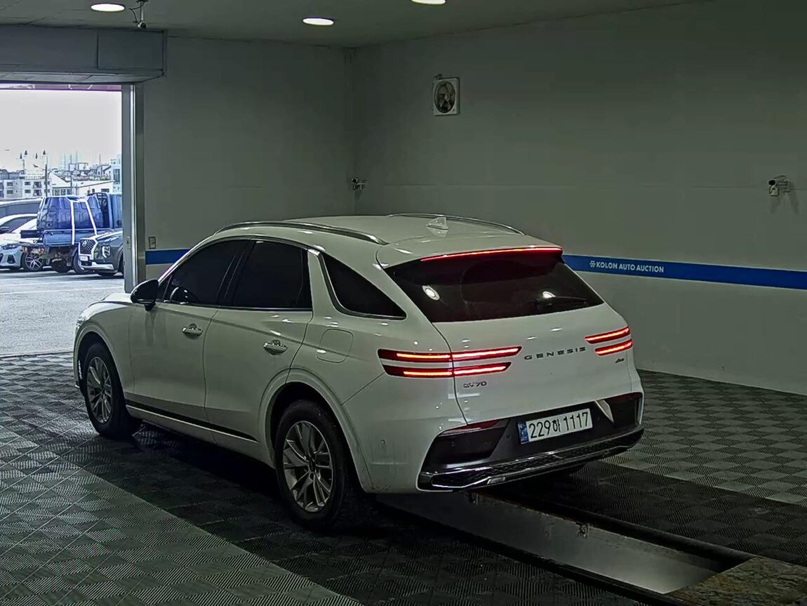 GENESIS NEW GV70 2.5T AWD STANDARD 2025 - zdjęcie 6