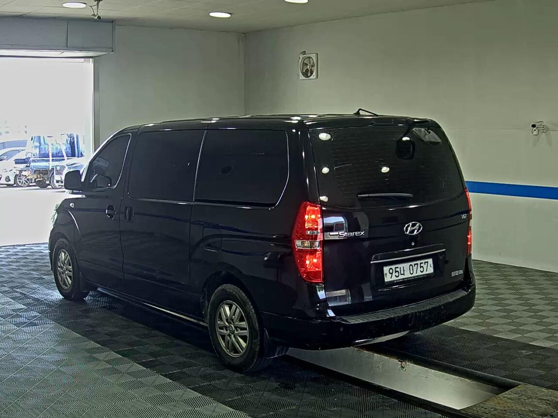 HYUNDAI THE NEW GRAND STAREX 5-SEATER DIESEL VAN SMART 2019 - zdjęcie 6