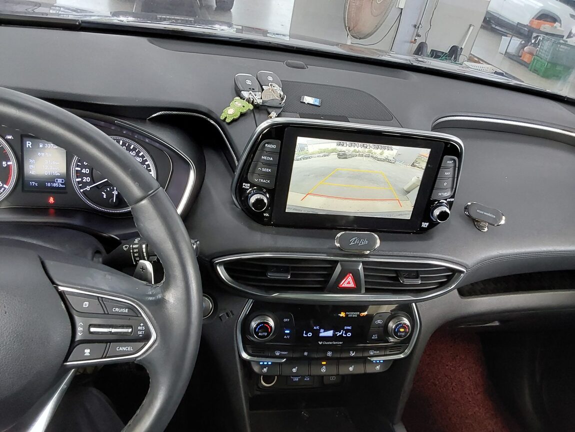 HYUNDAI SANTA FE (TM) R2.2 4WD EXCLUSIVE 2019 - zdjęcie 17