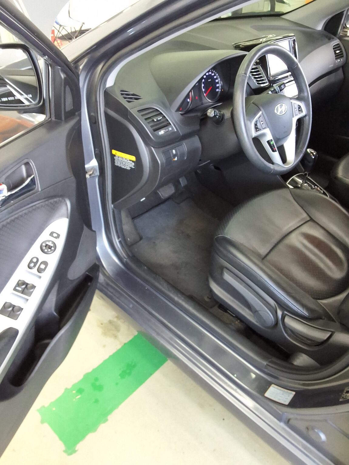 HYUNDAI NEW ACCENT 1.4 VVT PREMIER 2012 - zdjęcie 10