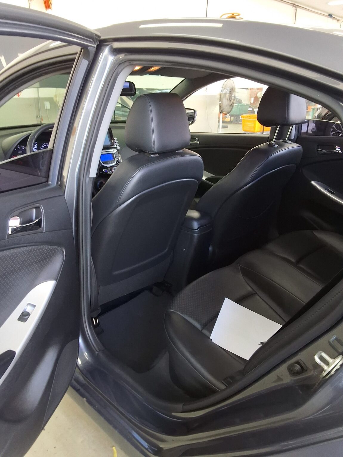 HYUNDAI NEW ACCENT 1.4 VVT PREMIER 2012 - zdjęcie 12
