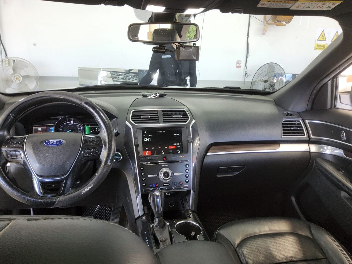 FORD EXPLORER (5TH GEN) 2.3 AWD LIMITED 2018 - zdjęcie 11
