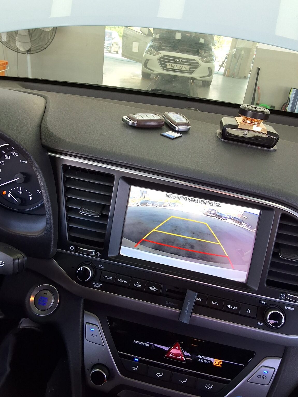 HYUNDAI AVANTE AD 1.6 GDi VALUE PLUS 2018 - zdjęcie 17