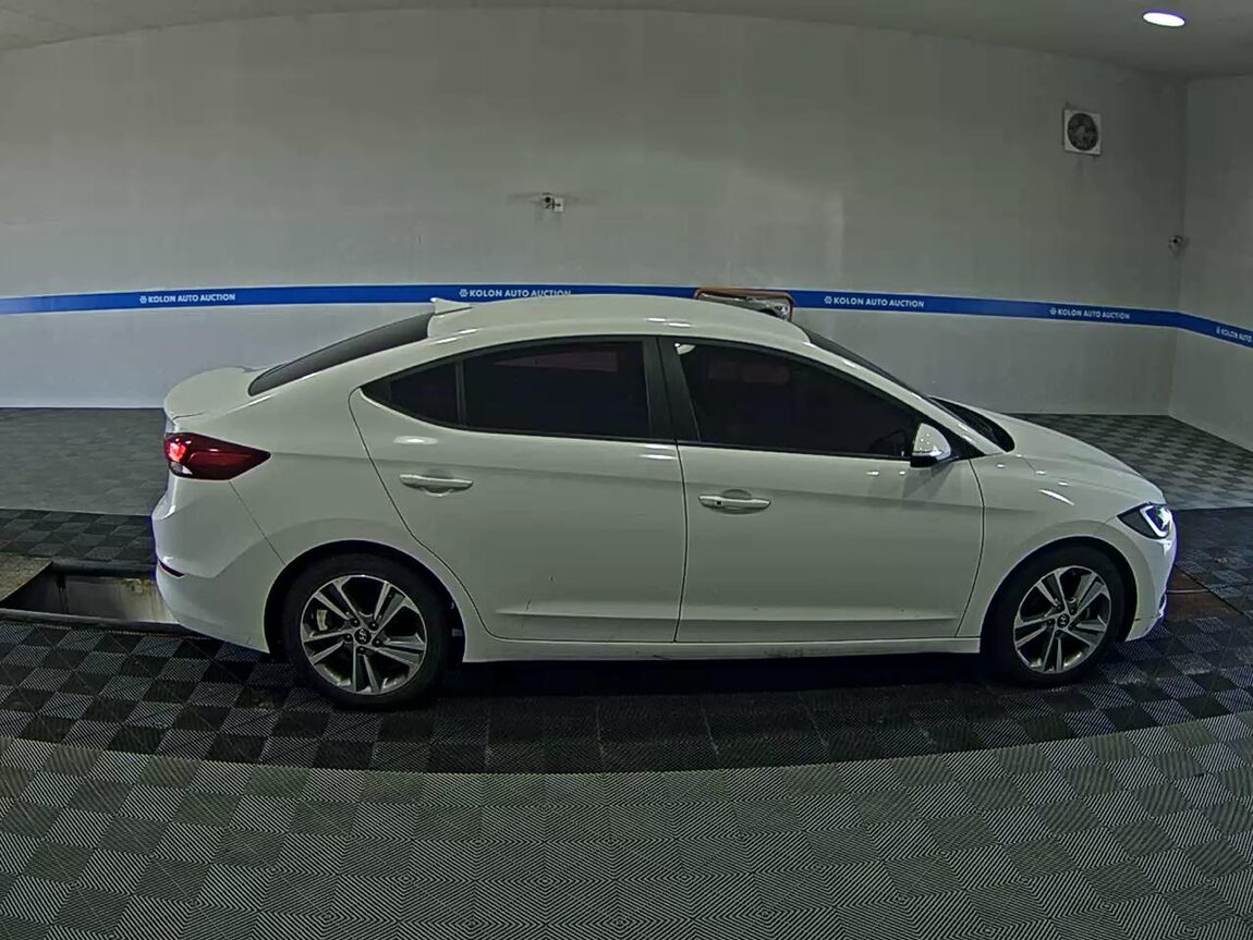 HYUNDAI AVANTE AD 1.6 GDi VALUE PLUS 2018 - zdjęcie 4