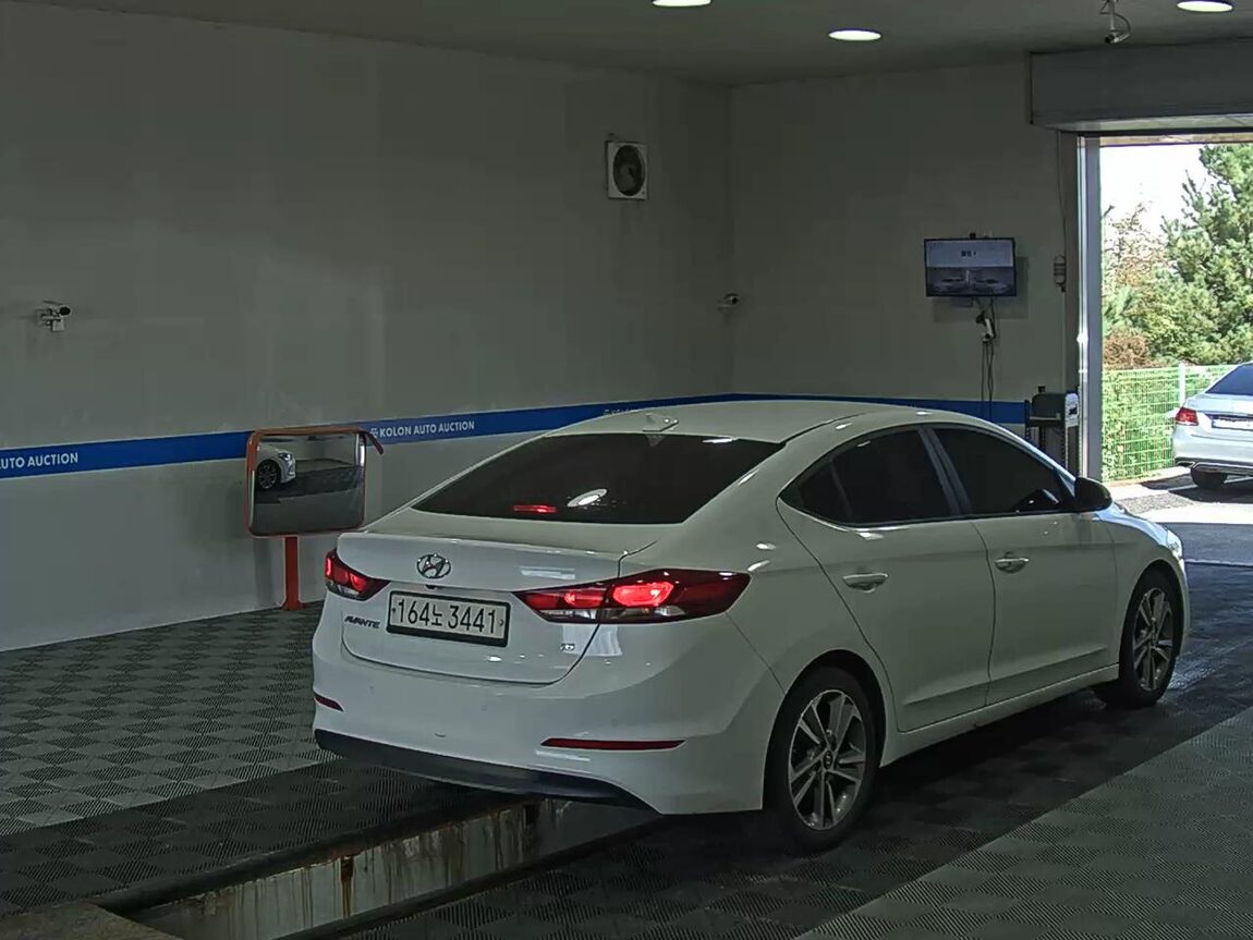 HYUNDAI AVANTE AD 1.6 GDi VALUE PLUS 2018 - zdjęcie 5
