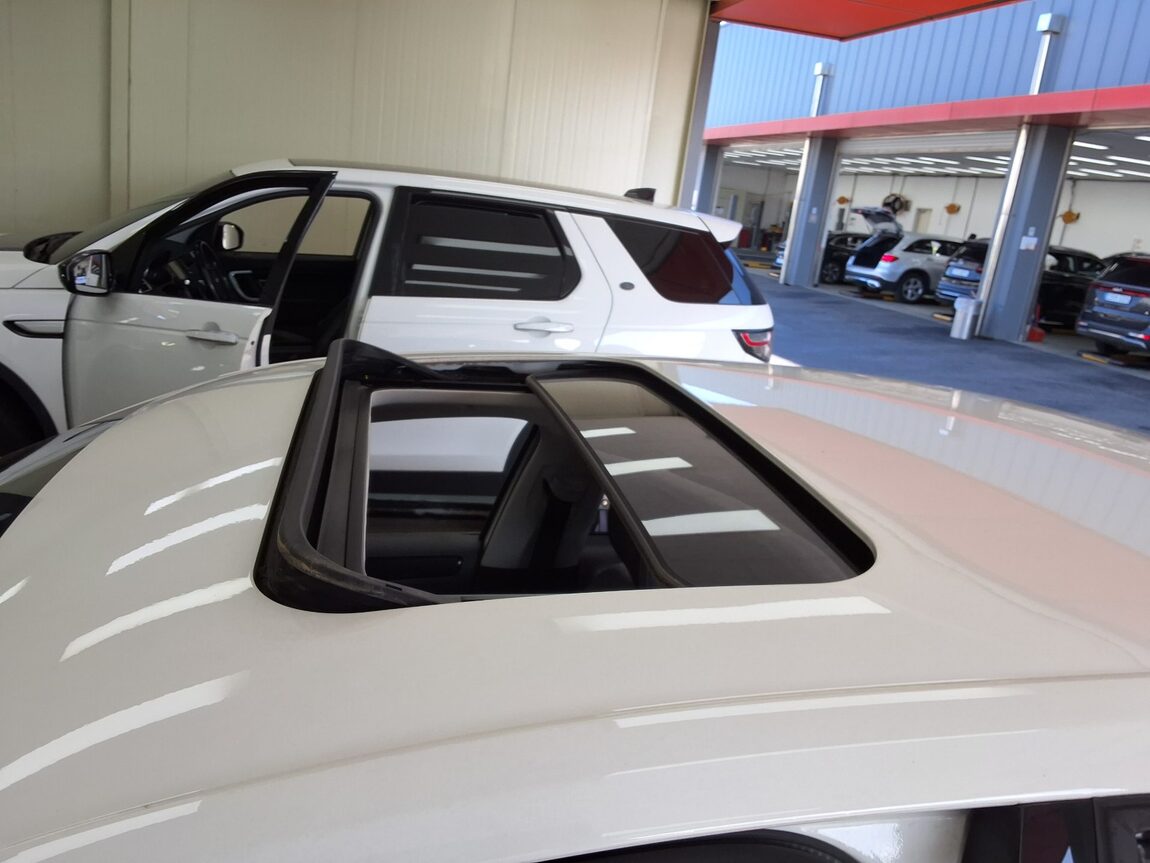 VOLKSWAGEN JETTA (6TH GEN) 2.0 TDI 2012 - zdjęcie 25