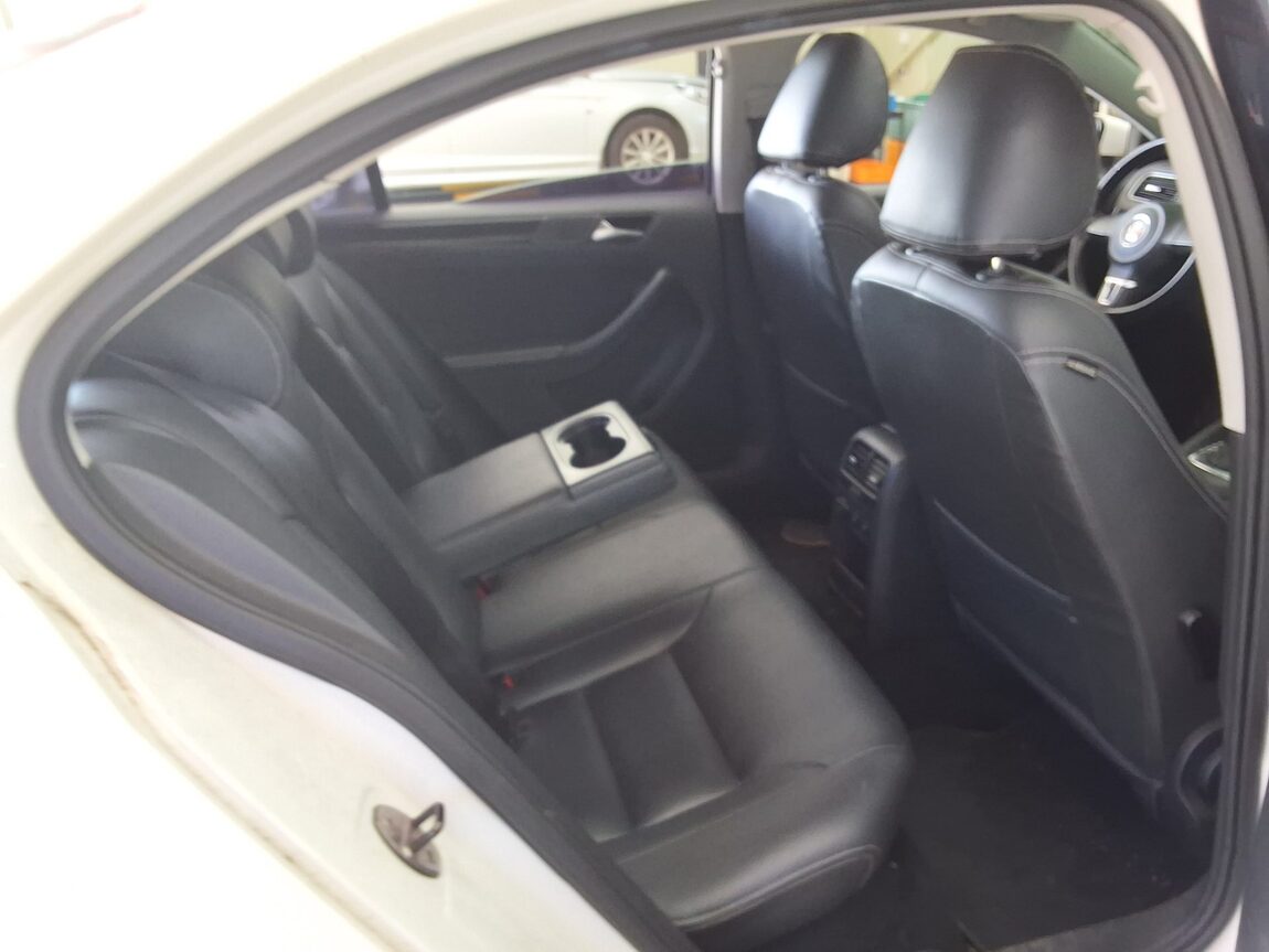 VOLKSWAGEN JETTA (6TH GEN) 2.0 TDI 2012 - zdjęcie 14