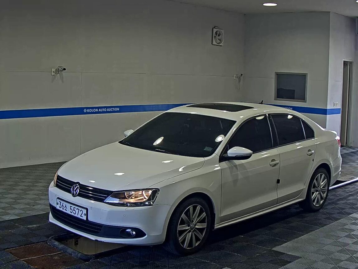 VOLKSWAGEN JETTA (6TH GEN) 2.0 TDI 2012 - zdjęcie 2