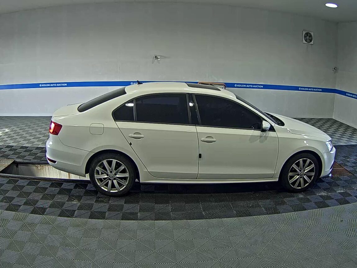 VOLKSWAGEN JETTA (6TH GEN) 2.0 TDI 2012 - zdjęcie 4