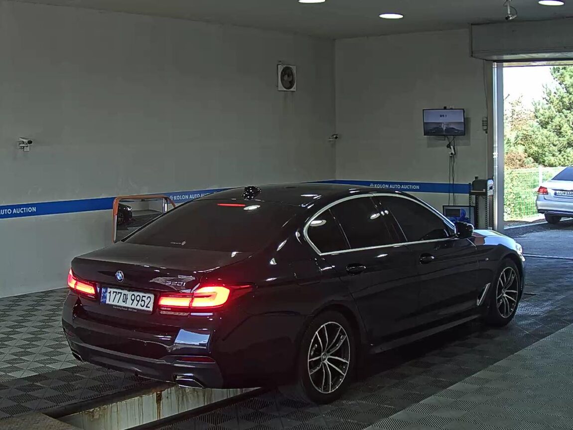 BMW 5 SERIES (7TH GEN) 520i M SPORT PACK 2023 - zdjęcie 5