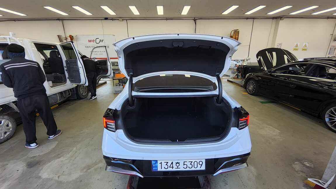 HYUNDAI SONATA THE EDGE GASOLINE 2.0 PREMIUM 2025 - zdjęcie 15