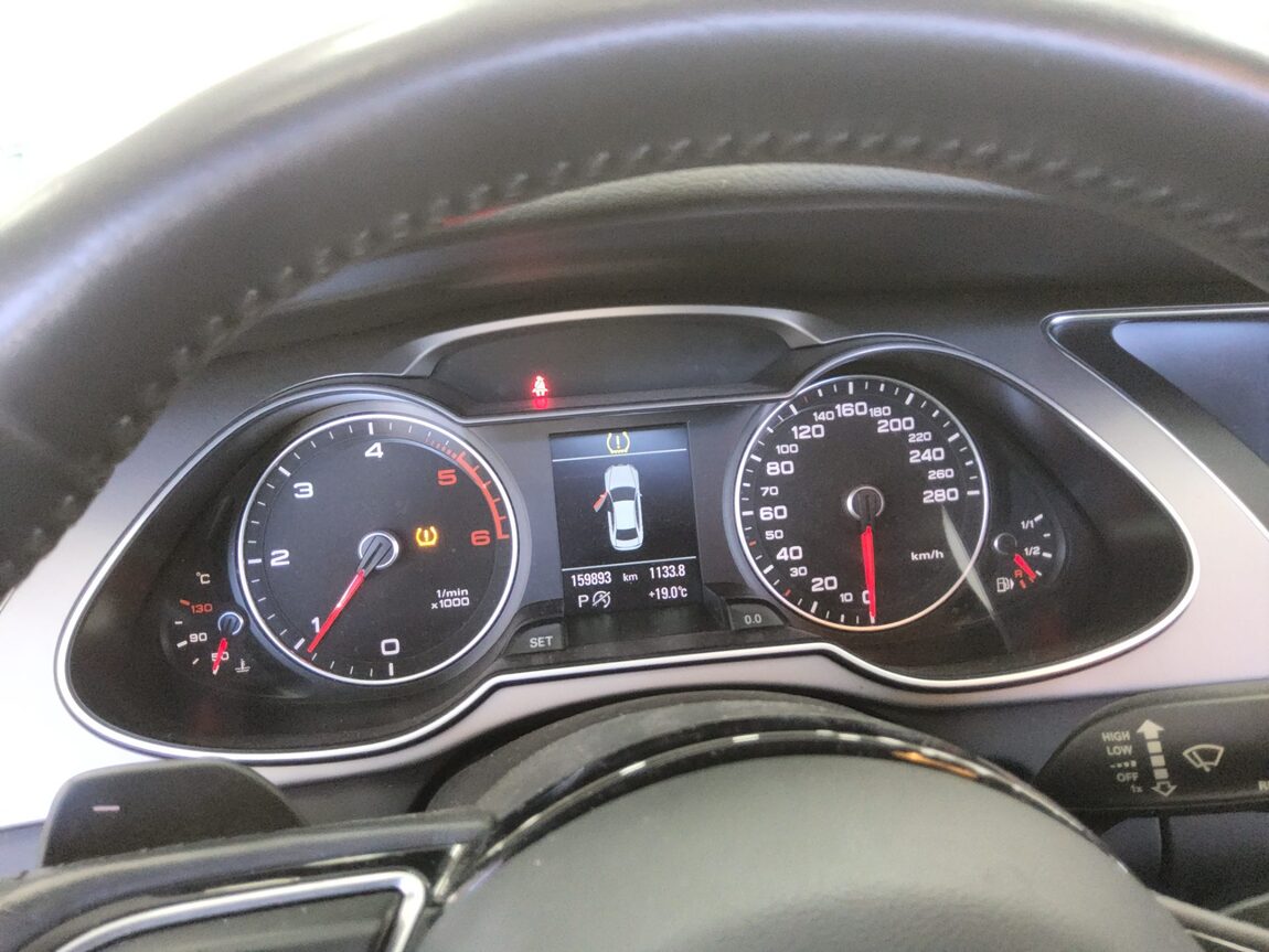 AUDI A4 (4TH GEN) 2.0 TDI QUATTRO PRESTIGE 2014 - zdjęcie 9
