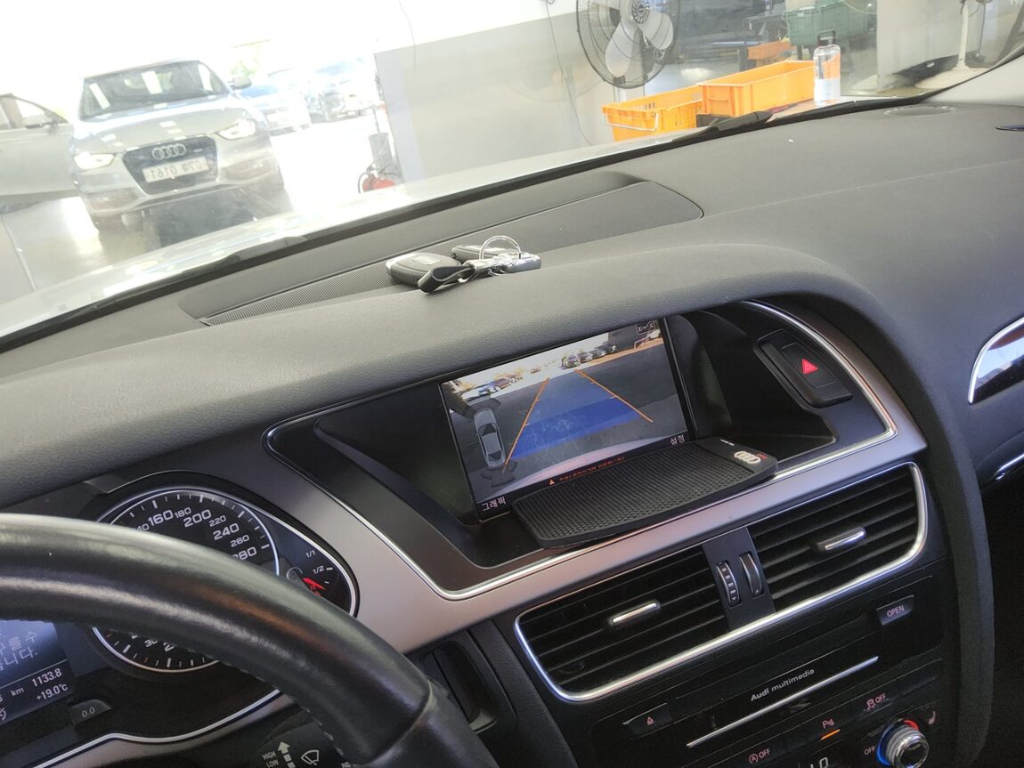AUDI A4 (4TH GEN) 2.0 TDI QUATTRO PRESTIGE 2014 - zdjęcie 17