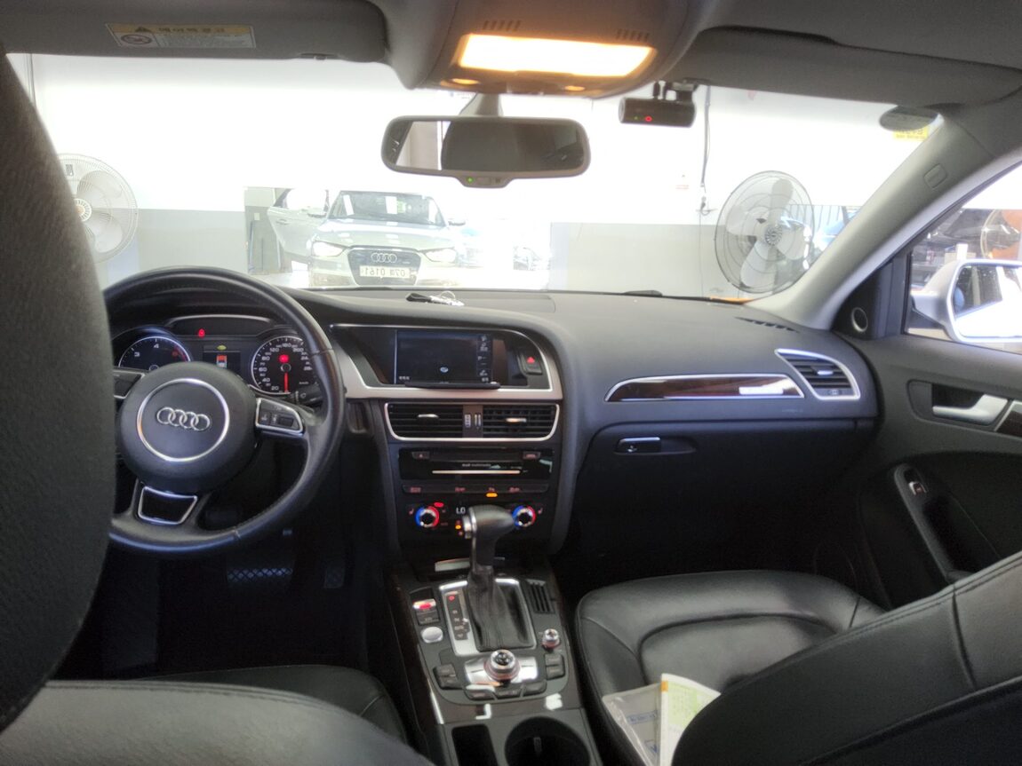 AUDI A4 (4TH GEN) 2.0 TDI QUATTRO PRESTIGE 2014 - zdjęcie 11