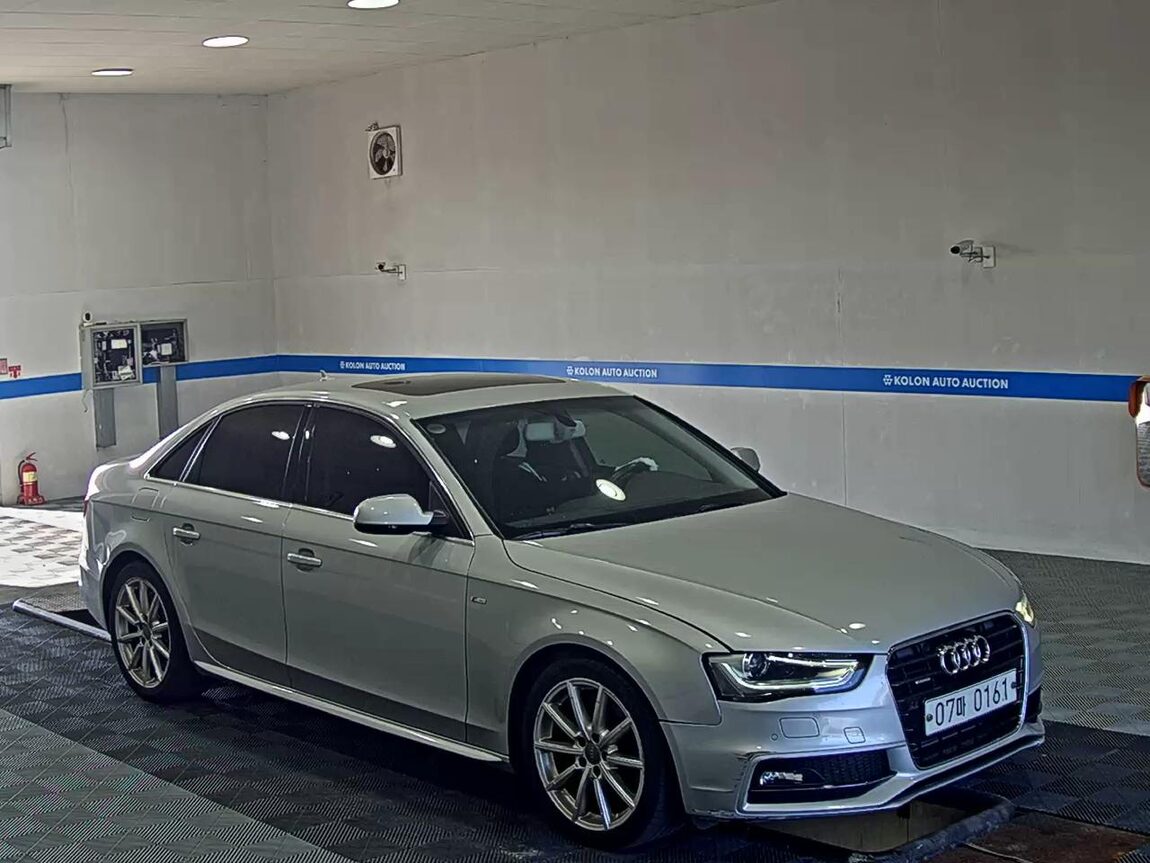 AUDI A4 (4TH GEN) 2.0 TDI QUATTRO PRESTIGE 2014 - zdjęcie 3