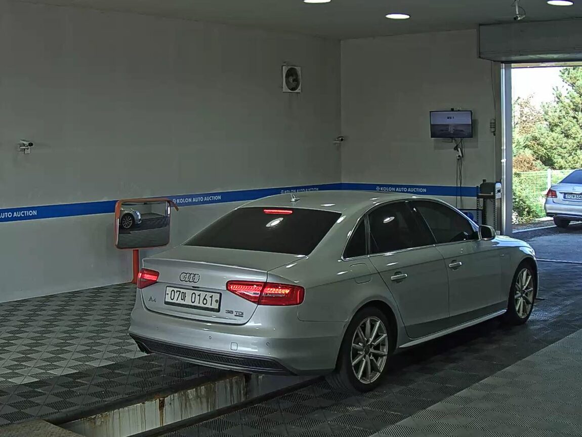 AUDI A4 (4TH GEN) 2.0 TDI QUATTRO PRESTIGE 2014 - zdjęcie 5