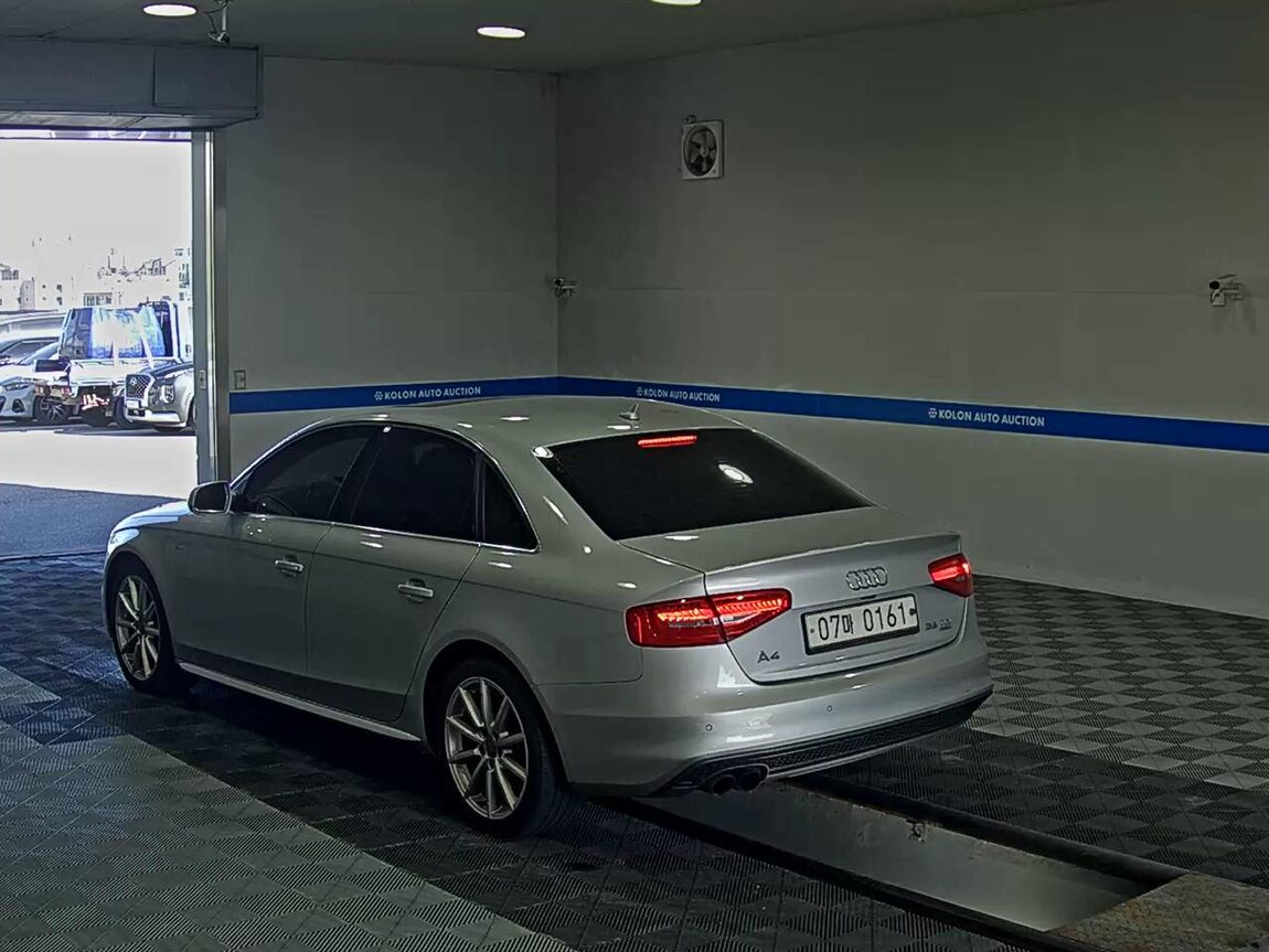 AUDI A4 (4TH GEN) 2.0 TDI QUATTRO PRESTIGE 2014 - zdjęcie 6