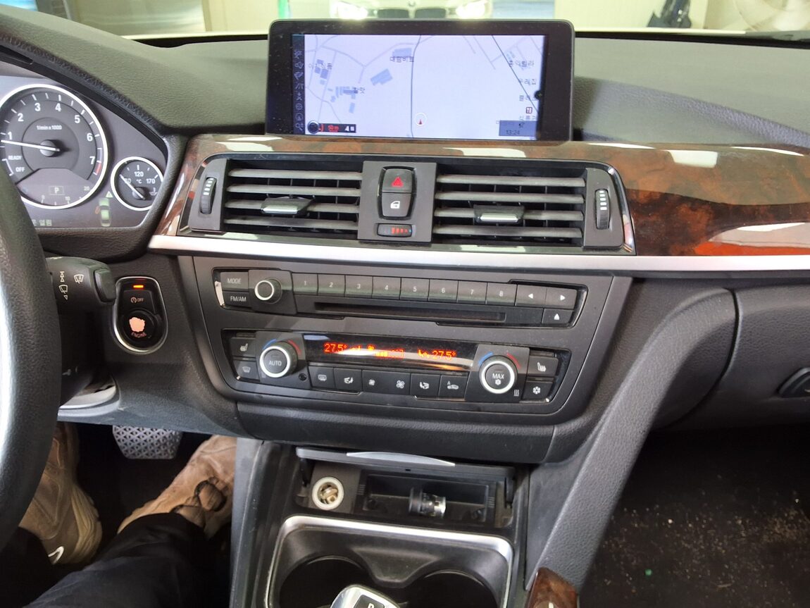 BMW 3 SERIES (6TH GEN) 320i 2012 - zdjęcie 23
