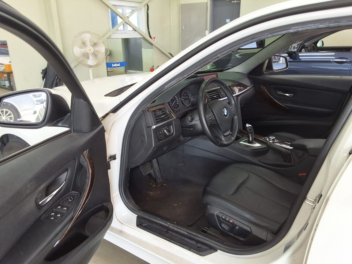 BMW 3 SERIES (6TH GEN) 320i 2012 - zdjęcie 11