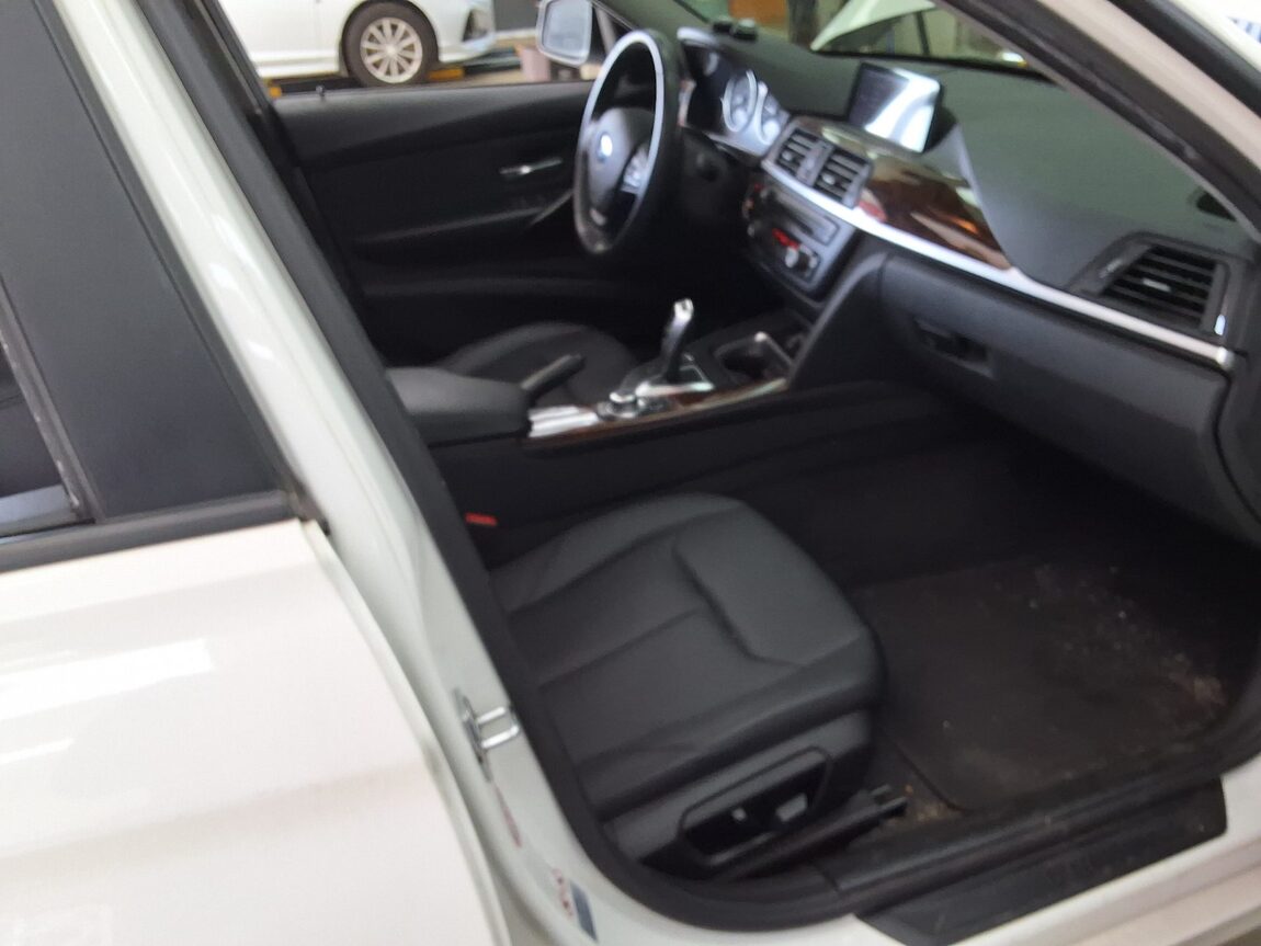 BMW 3 SERIES (6TH GEN) 320i 2012 - zdjęcie 15