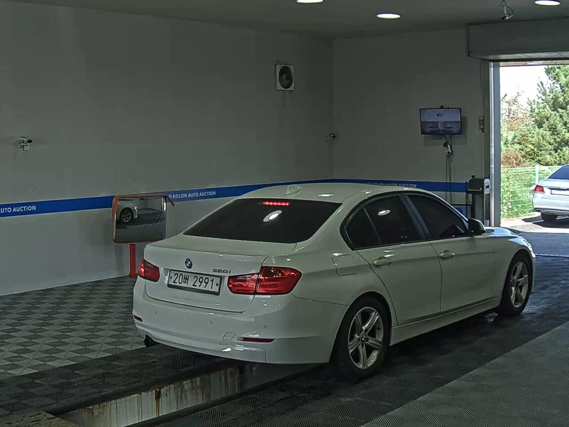 BMW 3 SERIES (6TH GEN) 320i 2012 - zdjęcie 5