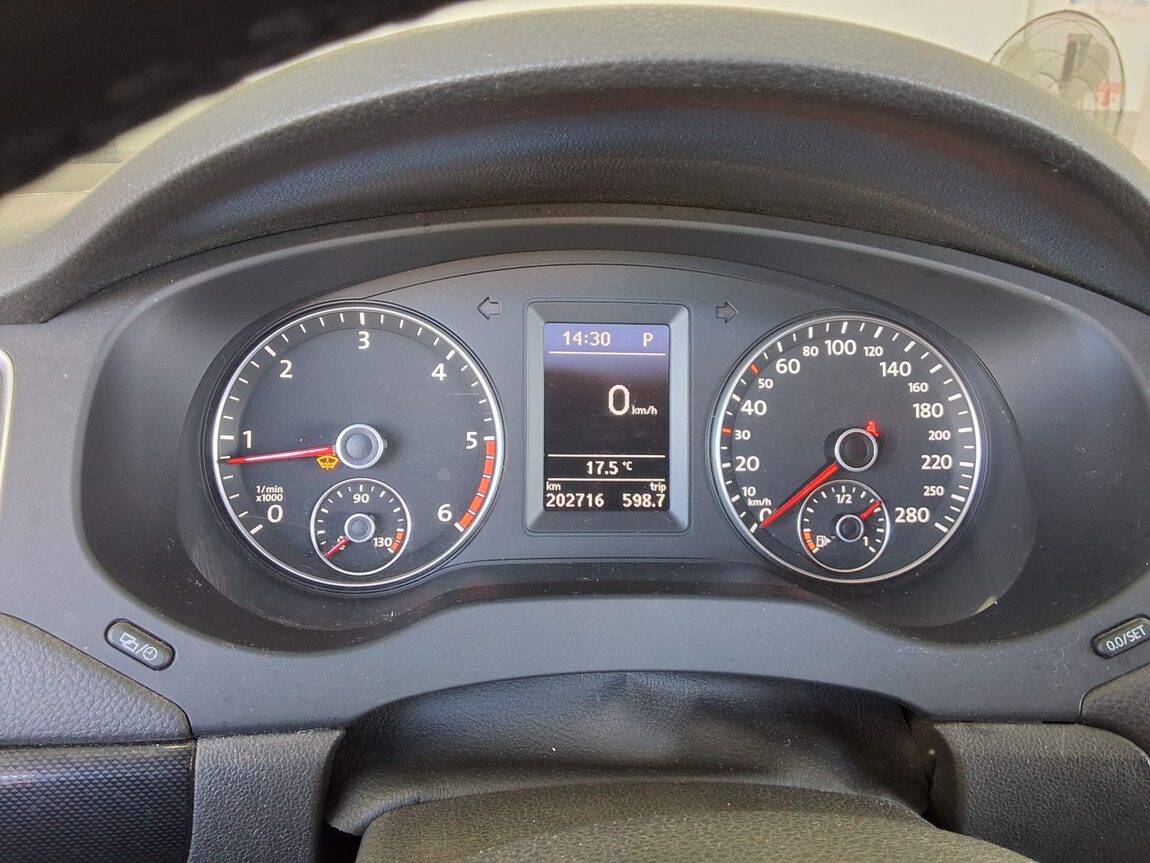 VOLKSWAGEN JETTA (6TH GEN) 2.0 TDI 2012 - zdjęcie 9