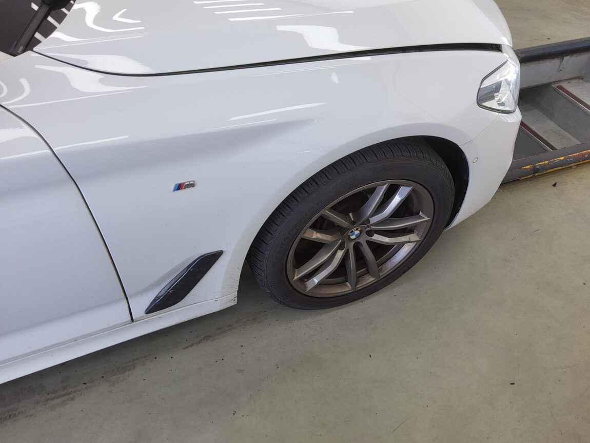 BMW 5 SERIES (7TH GEN) 520d M SPORT PACK PLUS 2018 - zdjęcie 23