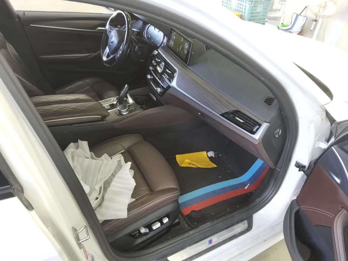 BMW 5 SERIES (7TH GEN) 520d M SPORT PACK PLUS 2018 - zdjęcie 14