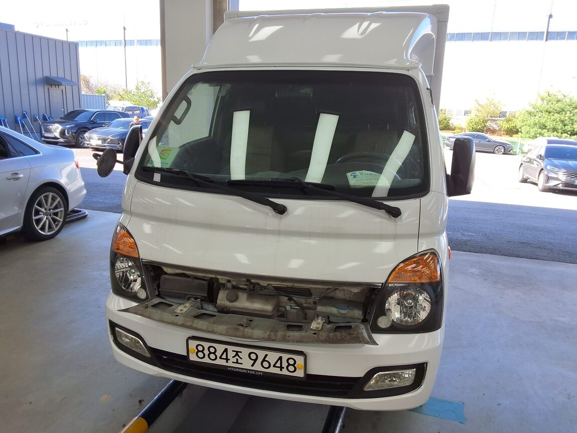 HYUNDAI PORTER II BUILT-IN BOX TRUCK SUPER CAB 2018 - zdjęcie 17