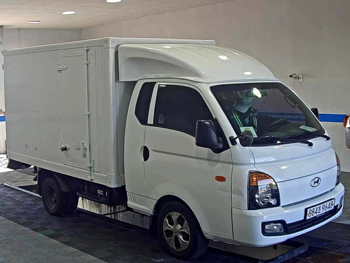 HYUNDAI PORTER II BUILT-IN BOX TRUCK SUPER CAB 2018 - zdjęcie 3