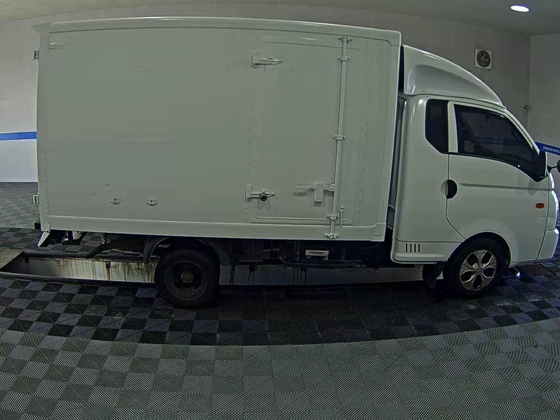 HYUNDAI PORTER II BUILT-IN BOX TRUCK SUPER CAB 2018 - zdjęcie 4