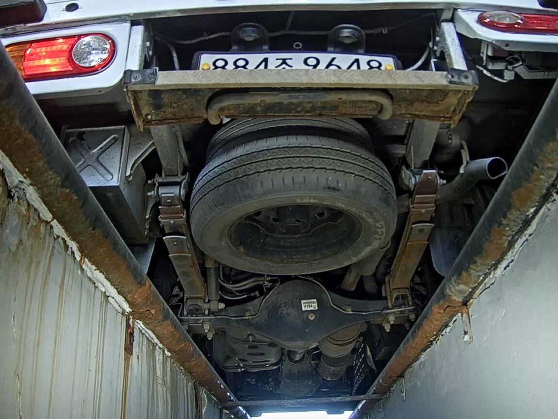 HYUNDAI PORTER II BUILT-IN BOX TRUCK SUPER CAB 2018 - zdjęcie 8