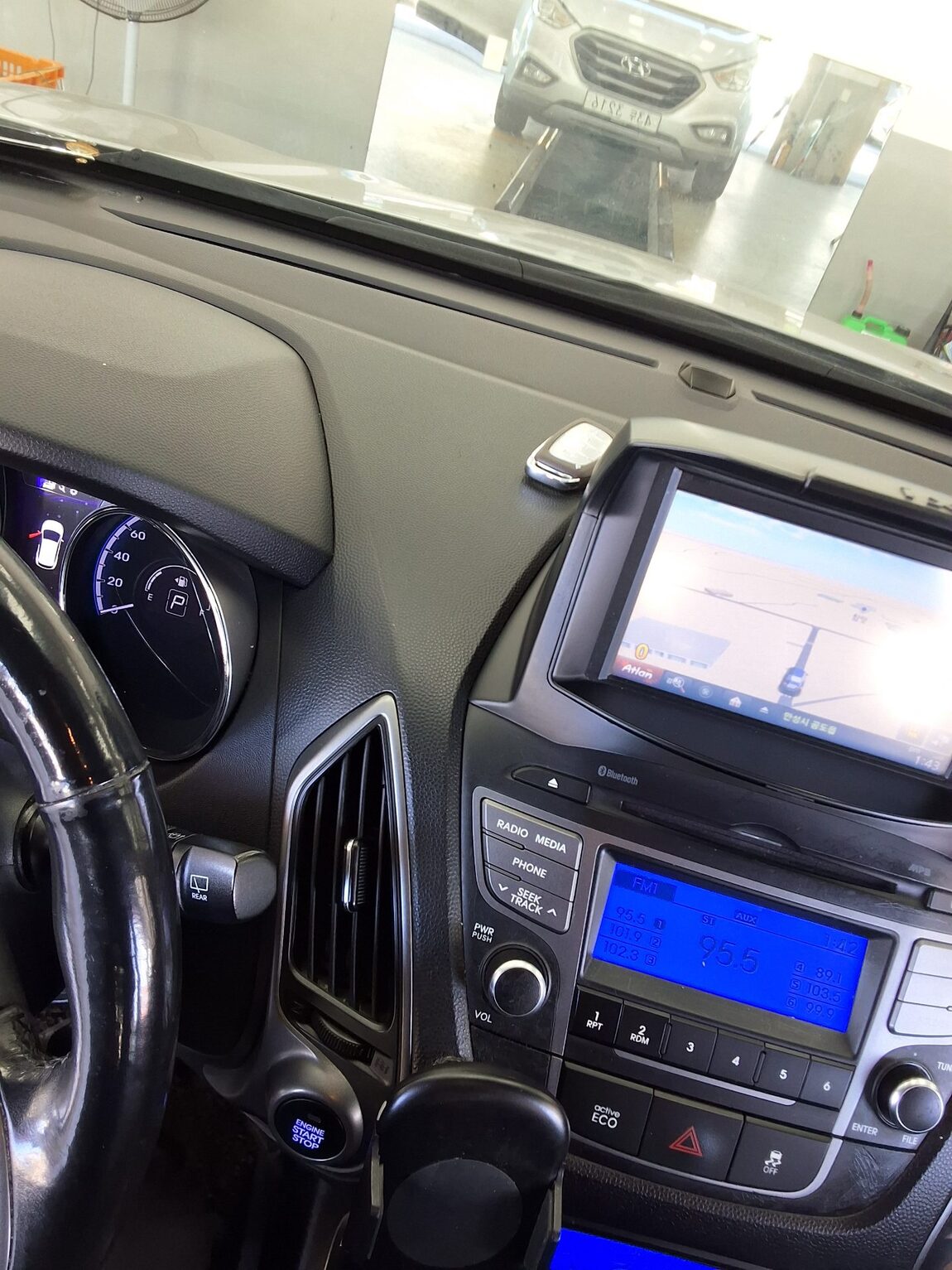 HYUNDAI NEW TUCSON ix DIESEL R2.0 2WD MODERN 2014 - zdjęcie 17