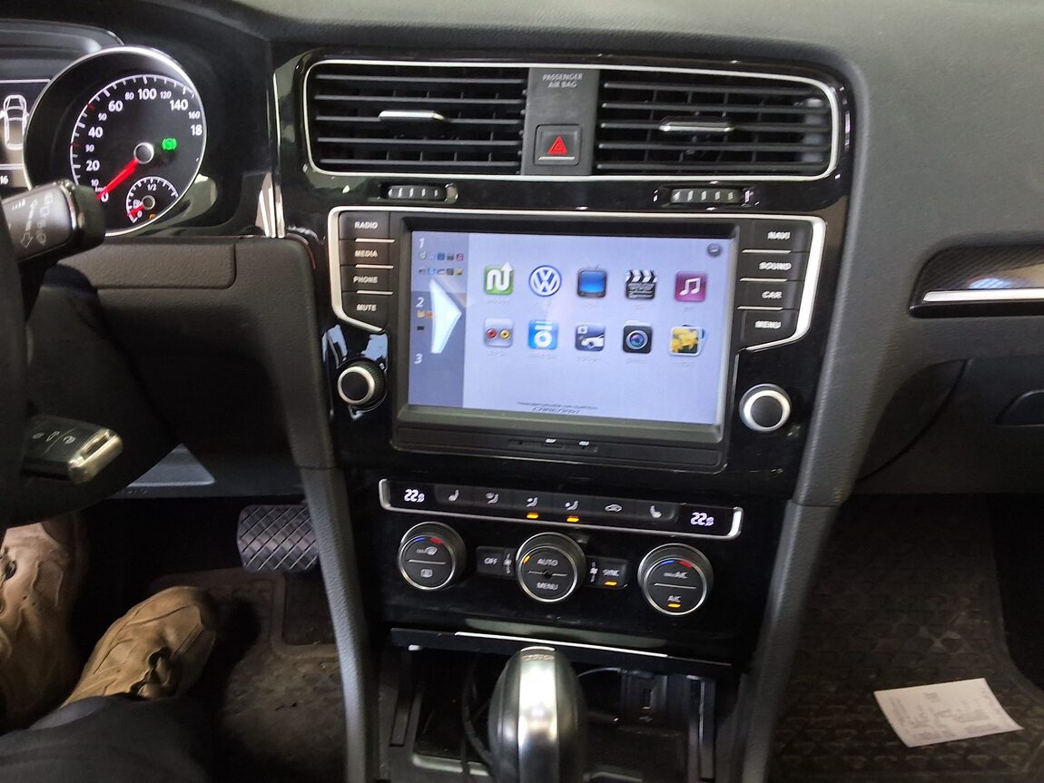 VOLKSWAGEN GOLF (7TH GEN) 2.0 TDI 2016 - zdjęcie 24