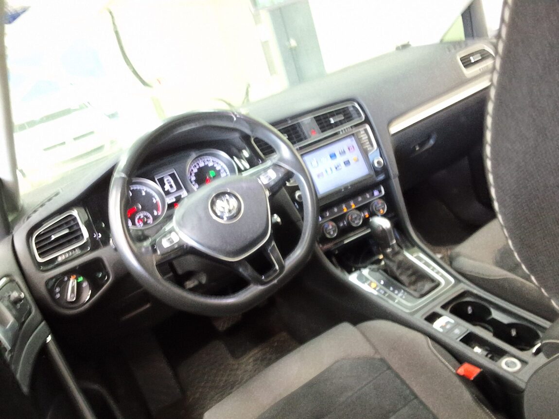 VOLKSWAGEN GOLF (7TH GEN) 2.0 TDI 2016 - zdjęcie 12